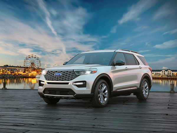 Ford Explorer thế hệ mới gặp lỗi camera lùi, phải triệu hồi