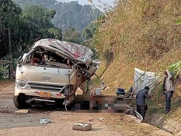 Ô tô khách đi 35km/h trước khi rơi xuống vực làm 3 người chết