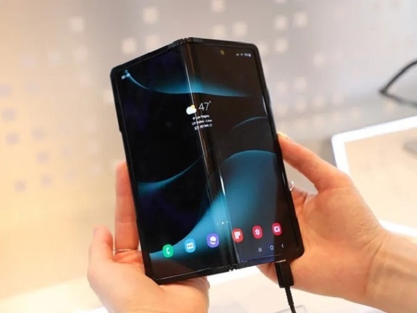 Galaxy Z Fold5 sẽ không còn nếp gập màn hình
