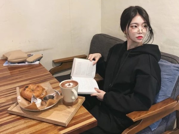 Phụ nữ chi nhiều tiền gần gấp đôi nam giới khi đi cà phê