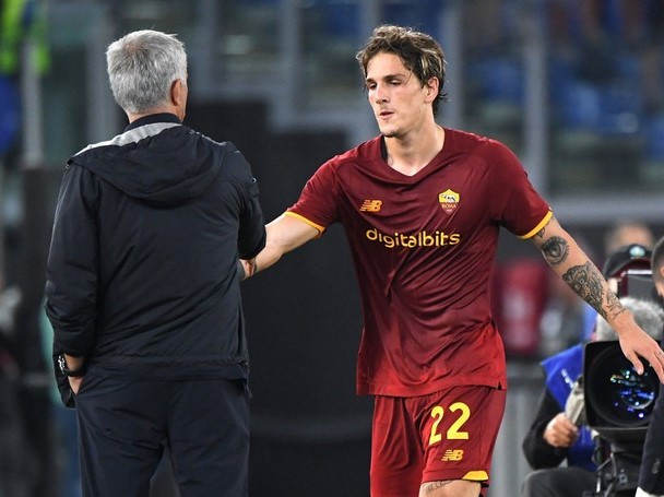 Jose Mourinho mắng trò cưng không tiếc lời