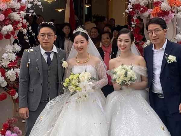 Đám cưới lạ ở Nghệ An: Anh em song sinh cưới vợ trong cùng 1 ngày, nhan sắc 2 cô dâu cực phẩm ai cũng trầm trồ