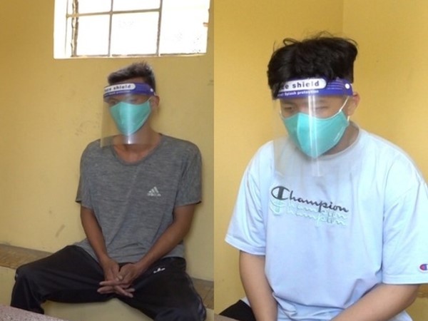 CLIP: 'Quái xế' bị bắt sau giao thừa Tết Nguyên đán chỉ mặt kẻ rủ rê