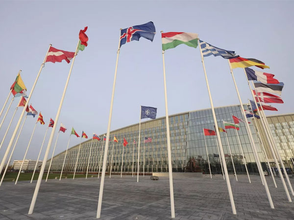 Quan chức NATO tuyên bố sẵn sàng đối đầu với Nga, Ukraine cần tên lửa ATACMS