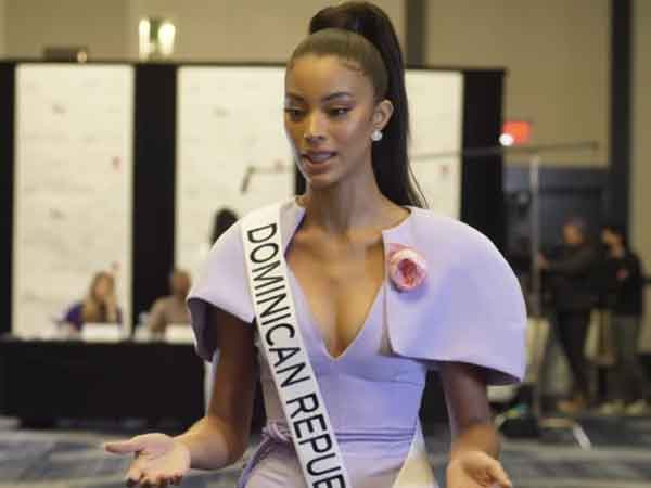 Hé lộ phần phỏng vấn kín 'nuốt mic' của Á hậu Miss Universe: Thở câu nào ghi điểm câu đó!