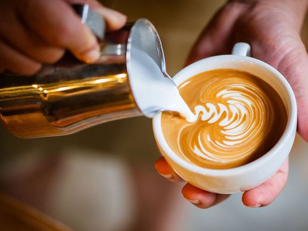 Tác động bất ngờ khi uống cà phê sữa thường xuyên mùa dịch