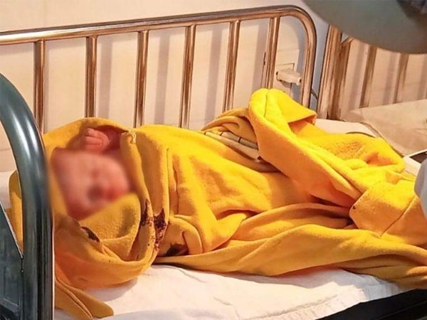 Bé gái sơ sinh bị bỏ rơi trên tàu SE1