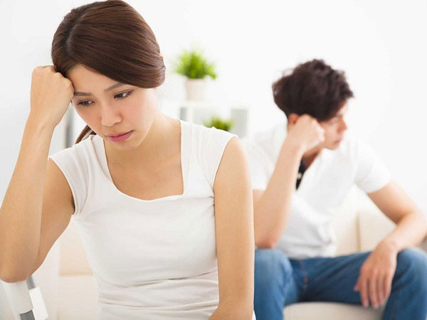Cưới nhau 1 tháng chồng vẫn không thèm 'động phòng', vợ đâm đơn ly hôn, trả toàn bộ sính lễ