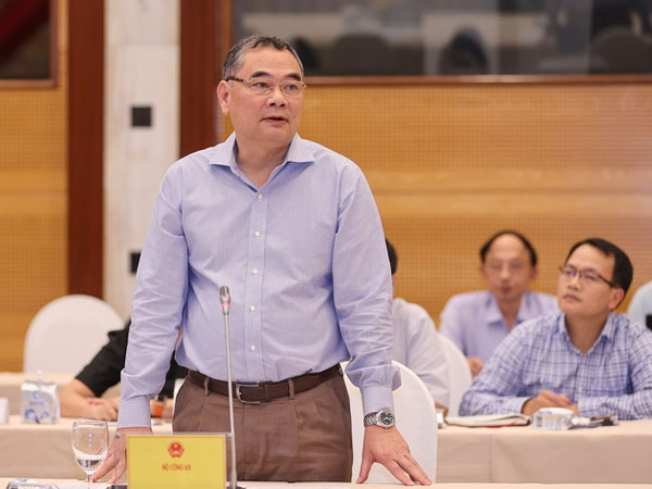 Trung tướng Tô Ân Xô: Xe đến đăng kiểm 'mọi bộ phận đều kêu, trừ còi'