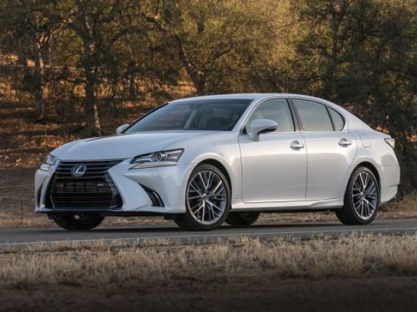 Lexus triệu hồi gấp 64 chiếc tại Việt Nam vì lỗi ở bình nhiên liệu