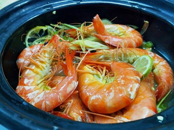 Người đàn ông bị sốc phản vệ độ 3 sau khi ăn tôm hấp: Những dấu hiệu cần dừng ngay kẻo nguy hiểm tới tính mạng