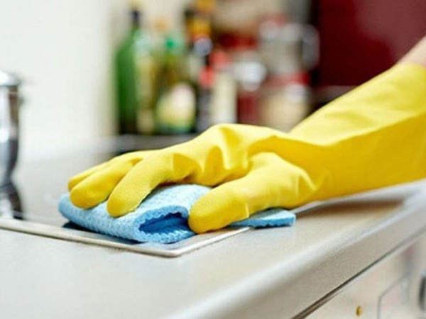 Cô gái suýt đầu độc cả gia đình vì một sai lầm khi lau dọn nhà: Lời cảnh báo cho hội chị em