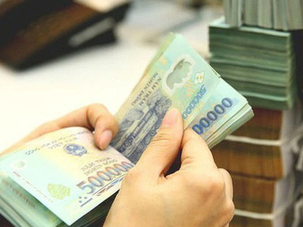 Chênh lệch bất ngờ lãi suất tiết kiệm của nhóm ông lớn ngân hàng