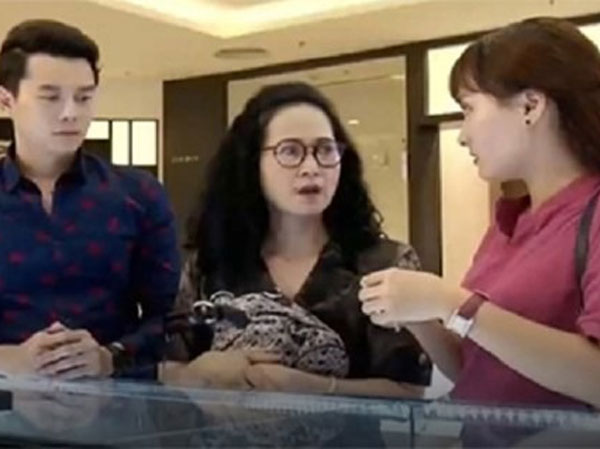 Lần đầu ra mắt đã nghe mẹ người yêu đòi cho con trai đứng tên nhà riêng của mình khiến cô gái xách váy 'chạy mất dép'