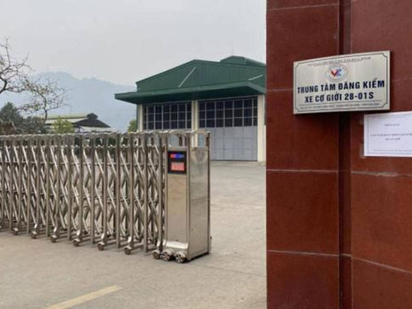 Trung tâm đăng kiểm duy nhất ở Hòa Bình vì sao vẫn đóng cửa gần 1 tháng nay?