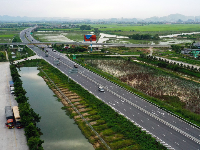 Hàng loạt cao tốc không có làn dừng khẩn cấp, nguy cơ ùn tắc khi xe gặp sự cố