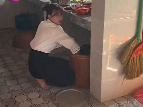 Trở thành 'trộm' trong chính nhà mình, nữ sinh không bị chê bai còn nhận nhiều lời khen ngợi vì nhan sắc