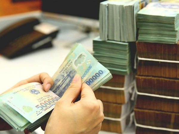 'So găng' thu nhập tại 4 ngân hàng lớn, mỗi tháng mua nửa cây vàng