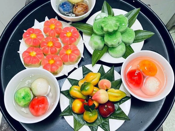 Hà Nội: Mâm cỗ ngọt cúng rằm tháng Giêng đắt khách, chậm chân là hết