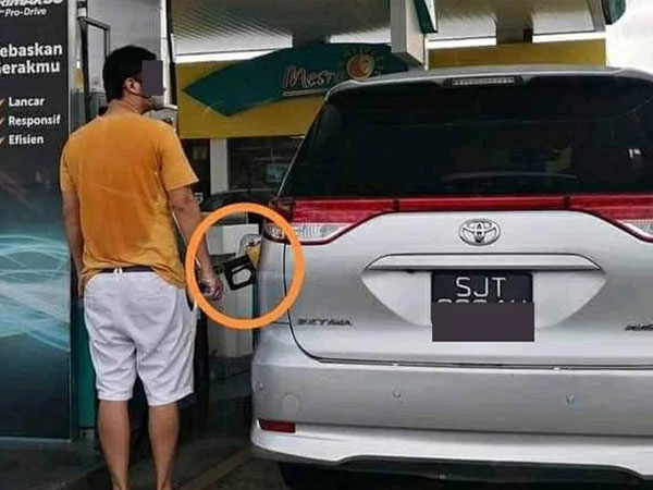 Dân tình đổ xô sang biên giới nước bạn để đổ xăng vì lý do bất ngờ