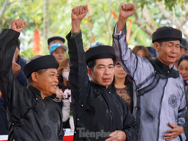 'Chỉ trời vạch đất', đọc hịch Minh thề ở hội thề không tham nhũng