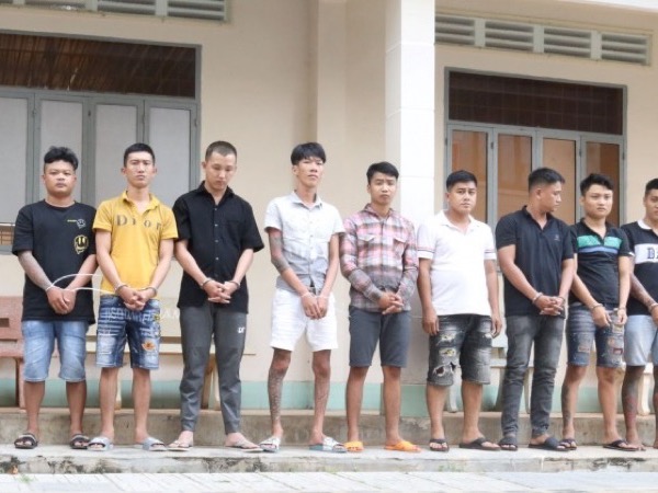 Khống chế nhóm đối tượng mang súng đi đòi nợ thuê