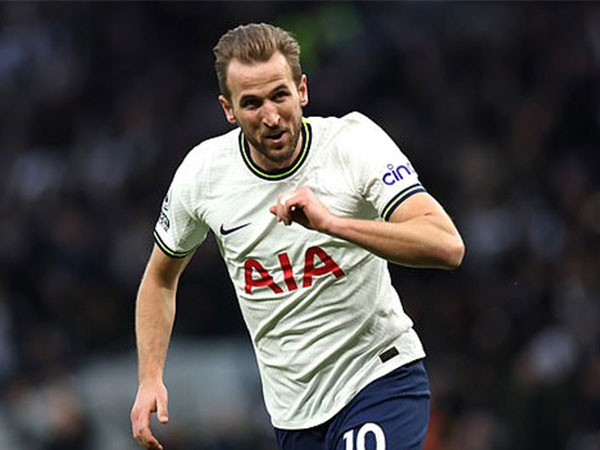 Kane ghi bàn thắng lịch sử, Tottenham đòi nợ Man City