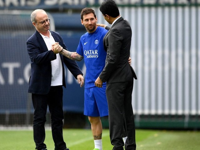 Messi quát sếp bự PSG khi vào phòng thay đồ chỉ đạo
