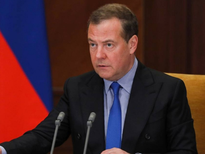 Ông Medvedev: Moscow sẵn sàng sử dụng tất cả vũ khí nếu Ukraine tấn công lãnh thổ Nga