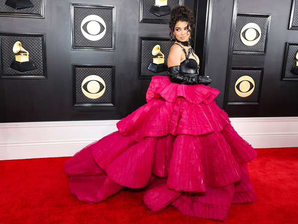 Dàn sao lộng lẫy trên thảm đỏ lễ trao giải Grammy 2023