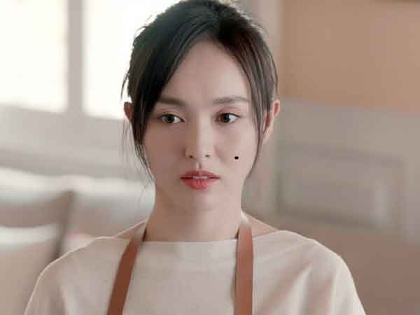 Phụ nữ có 3 nốt ruồi này trên mặt không gặp nhiều may mắn, sẽ tốt hơn nếu tẩy đi