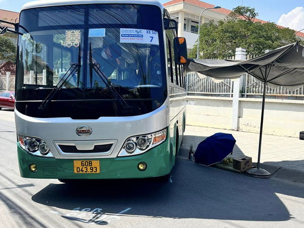 Bé gái 9 tuổi tử vong thương tâm dưới gầm xe đưa đón học sinh