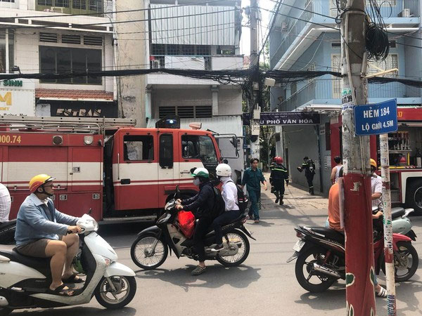 Xuất hiện tiếng nổ cùng mùi nồng nặc tại nhà 5 tầng ở quận Phú Nhuận