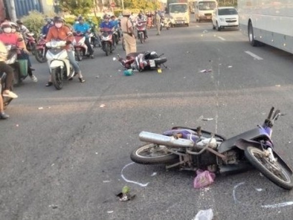 Làm gì khi chứng kiến tai nạn giao thông?