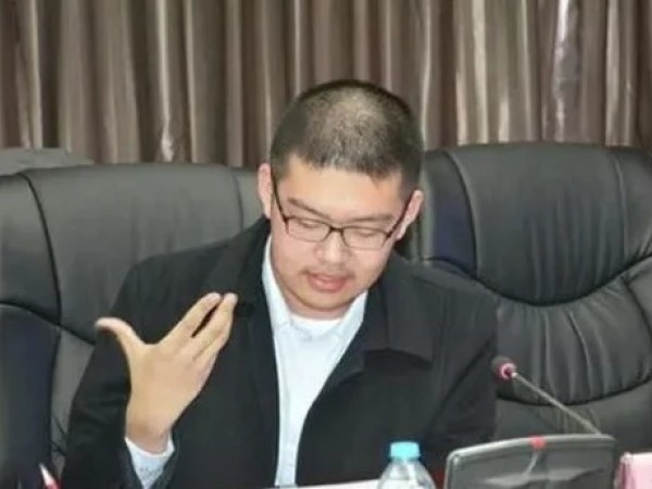 Thần đồng lịch sử tự kết liễu cuộc đời ở tuổi 18
