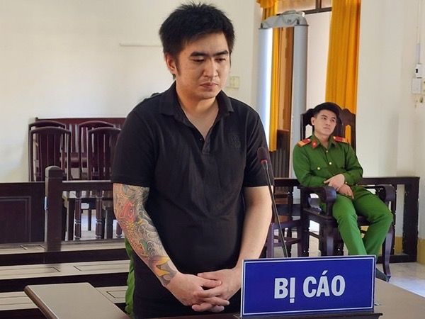 Dùng súng cướp taxi trên cao tốc, nam thanh niên lĩnh án 16 năm tù