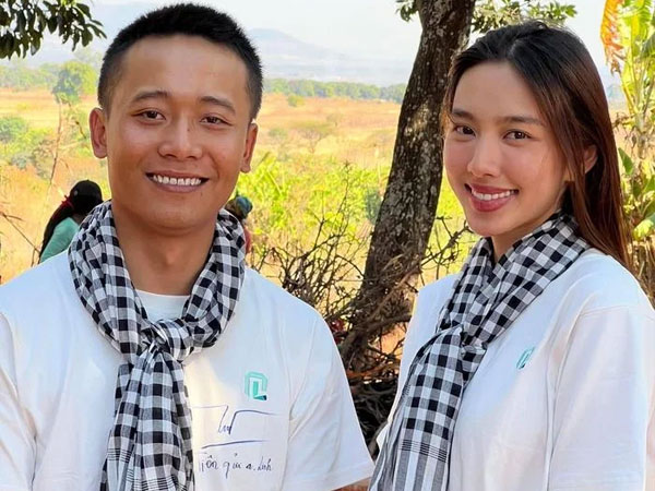 Quang Linh Vlog và Thùy Tiên khi chạm mặt nhau, netizen nhiệt tình đẩy thuyền: 'Ánh mắt nói lên tất cả'