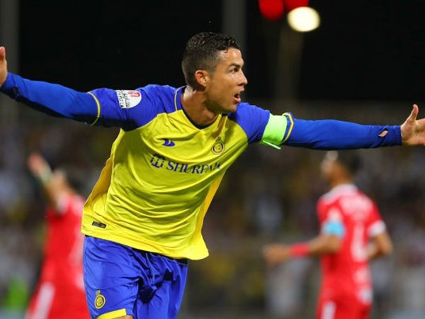 Ronaldo lập poker, Al-Nassr đại thắng tân binh