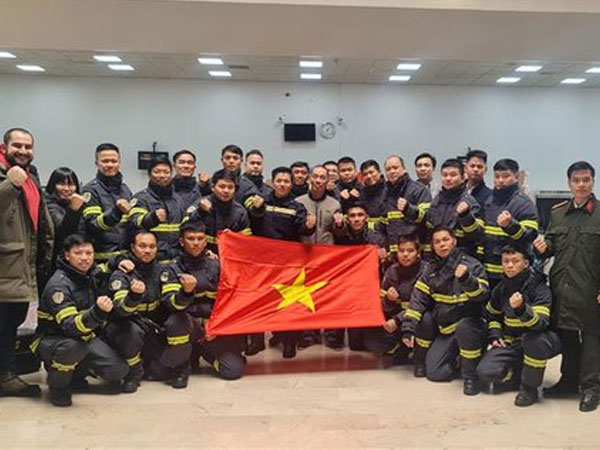 Đoàn Công tác Bộ Công an thực hiện công tác cứu hộ, cứu nạn tại Thổ Nhĩ Kỳ