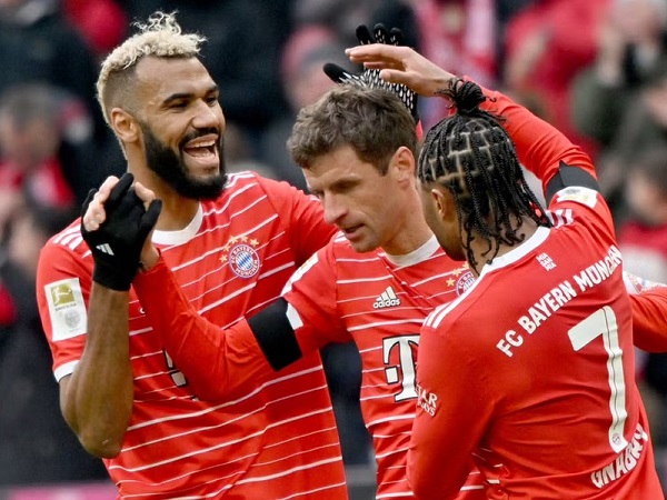Thắng đậm giữ ngôi đầu Bundesliga, Bayern sẵn sàng chờ PSG