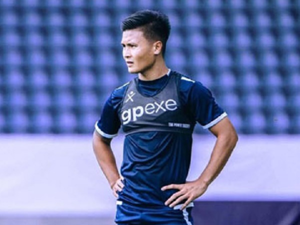 Quang Hải tiếp tục không được đăng ký thi đấu ở Pau FC