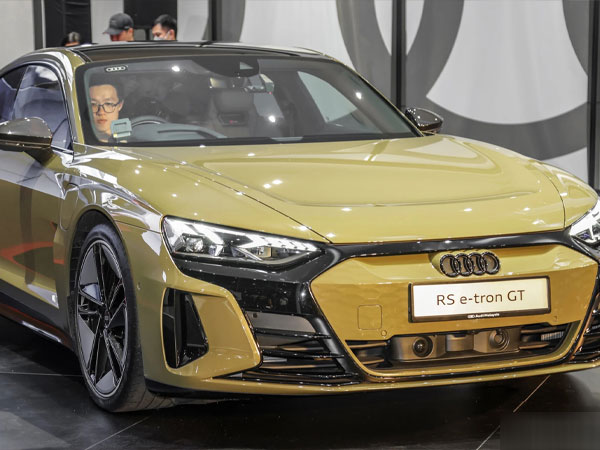 Audi e-tron 2023 ra mắt tại Malaysia, giá rẻ hơn Việt Nam gần 2 tỷ đồng