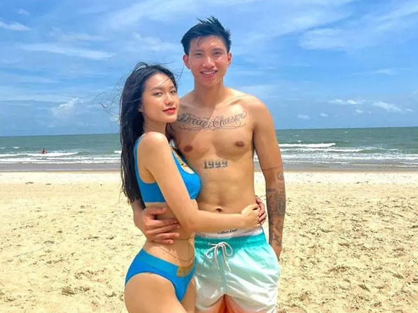 Văn Hậu bạo tay chi khủng mua quà tặng bồ hot girl dịp 14/2