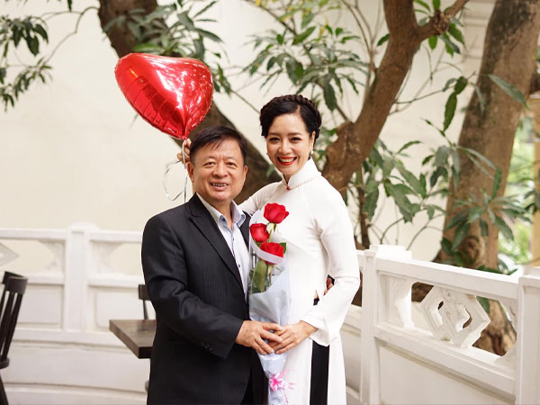 NSƯT Chiều Xuân tiết lộ bí quyết hôn nhân gần 40 năm vẫn ngọt ngào
