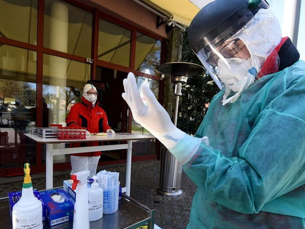 Xác định loại virus khiến 8 người tử vong sau khi đi đám tang