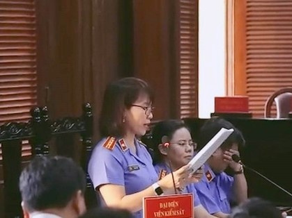 Công bố lời khai về túi xách đựng 3 tỷ ‘đi vào’ nhà cựu Giám đốc Sở Y tế Cần Thơ