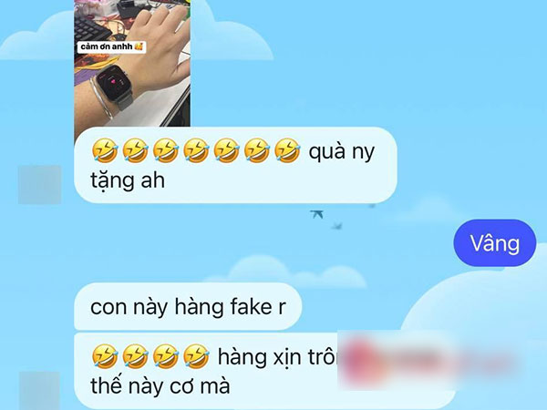 Đăng ảnh quà tặng của bạn trai bị chị họ vào chê 'hàng fake', cô gái có màn đáp trả 'đọc suôn mồm' khiến dân tình vỗ tay rần rần
