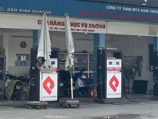 Nghịch lý 'lỗ vẫn phải bán'