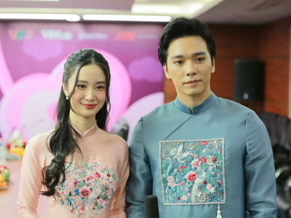 Jun Vũ - Hải Nam làm MC chương trình hẹn hò tại Hàn Quốc
