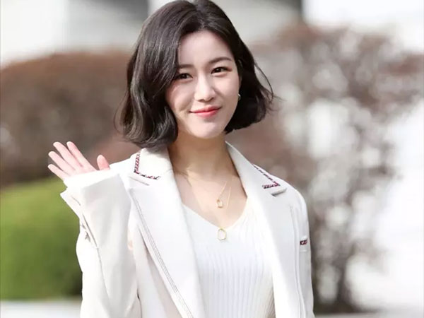 Lee Da In tiếp tục chịu thị phi sau tin kết hôn với Lee Seung Gi